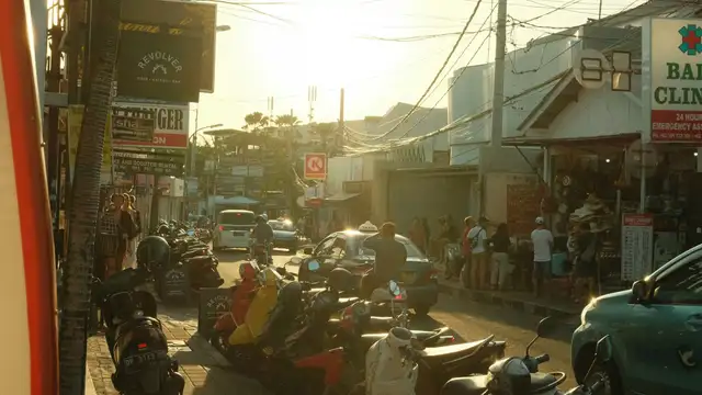 bali-seminyak-street