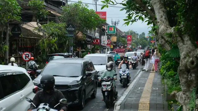 bali-ubud-street